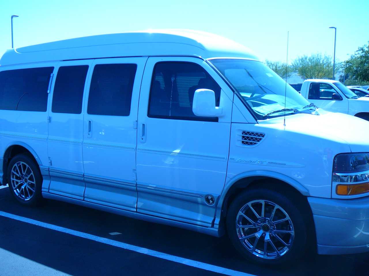 2014 Explorer Van CHEVROLET EXPRESS White Explorer Van Hightop